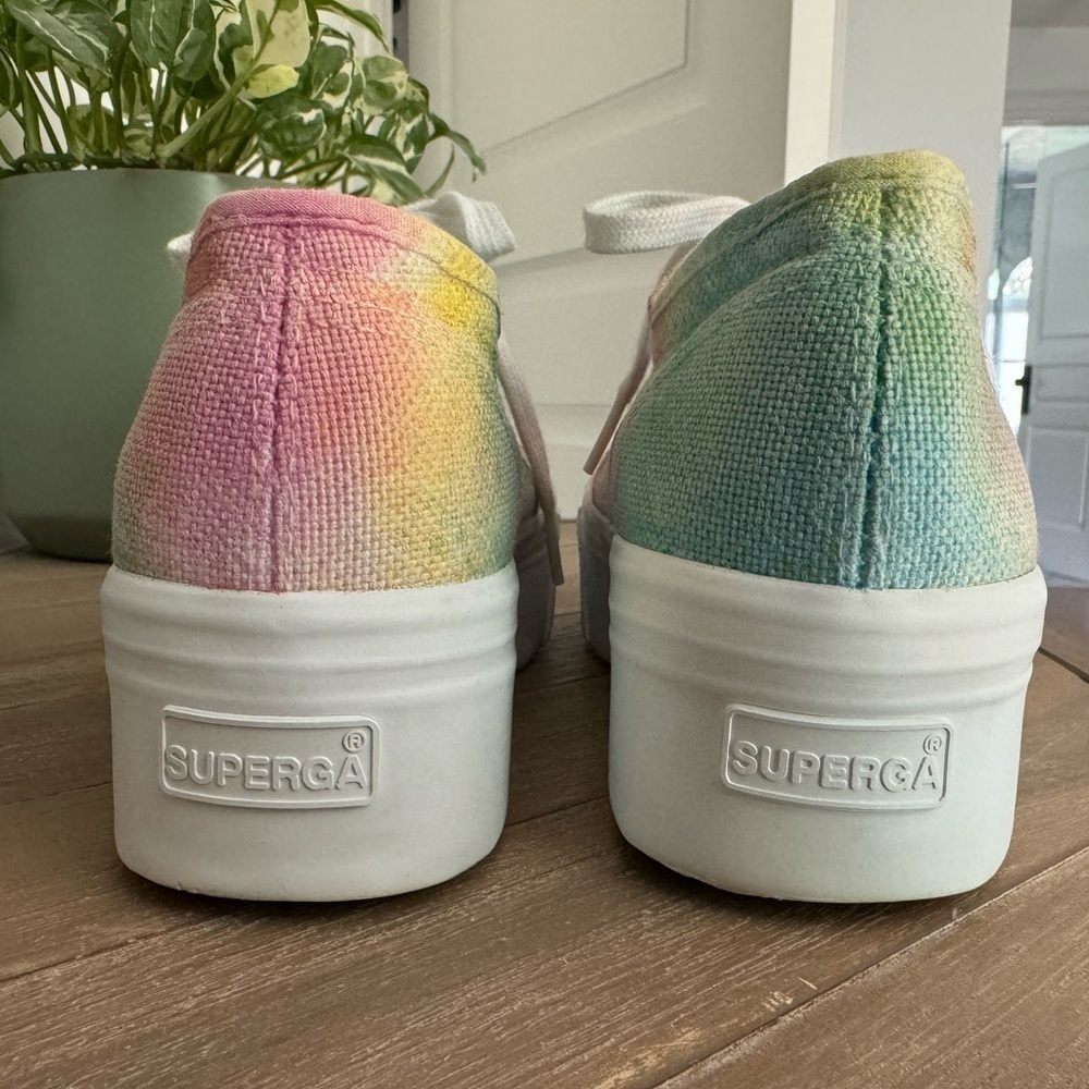 🏳️🌈 EUC PRIDE TIE-DYE SUPERGA 2790 Platform - Size 37.5 (Fits is 7.5) 🏳️🌈 - Picture 5 of 10